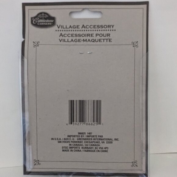 COBBLESTONE CORNERS Miniature Lampposts Bench Christmas Village Accessory - Picture 2 of 2